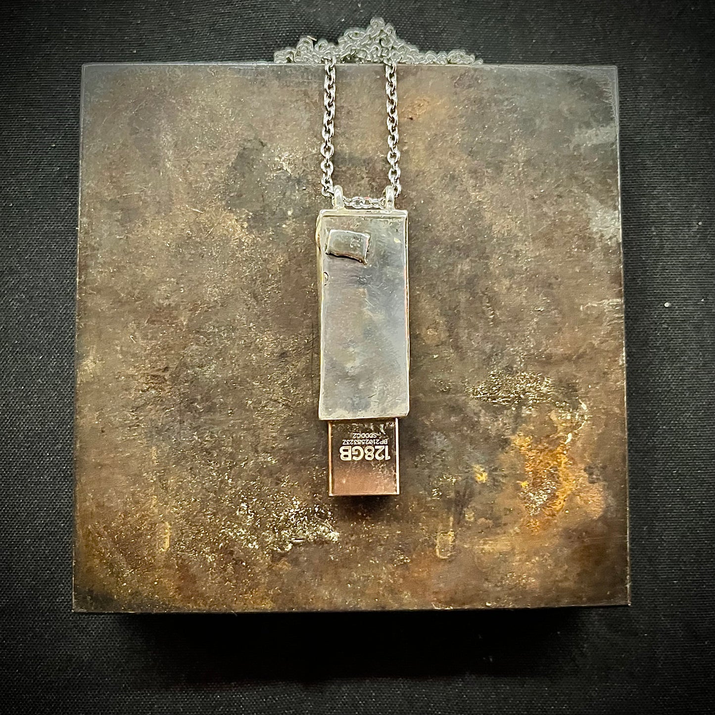 USB necklace - 125GB