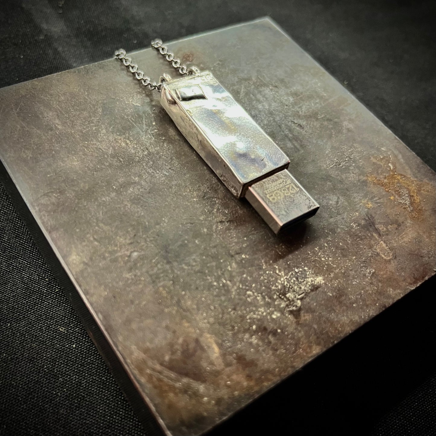 USB necklace - 125GB