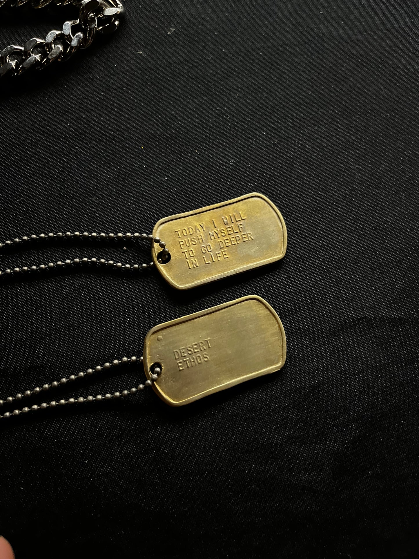 DE-P16 - Dog tags - Go Deeper