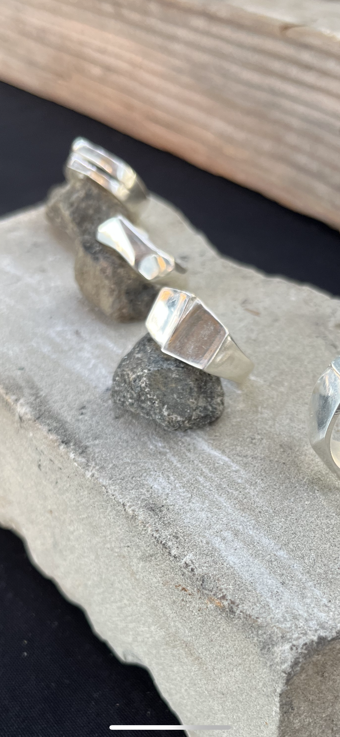 DE-R4 - Sterling Silver Signet Ring