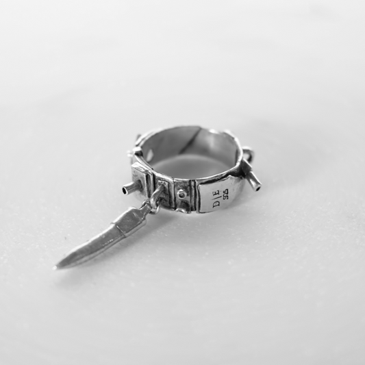 En Tremblant - Sterling silver and aquamarine charm ring