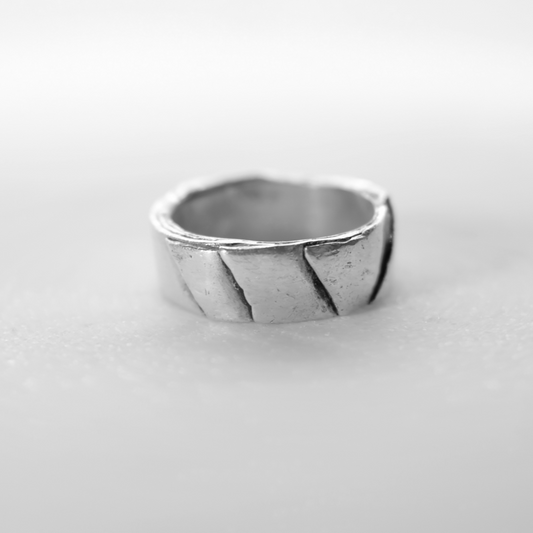 DE-R9 - Sterling silver ring