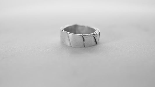 DE-R9 - Sterling silver ring