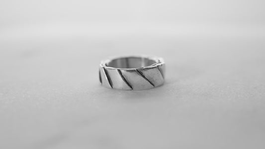 DE-R10 - Sterling silver ring